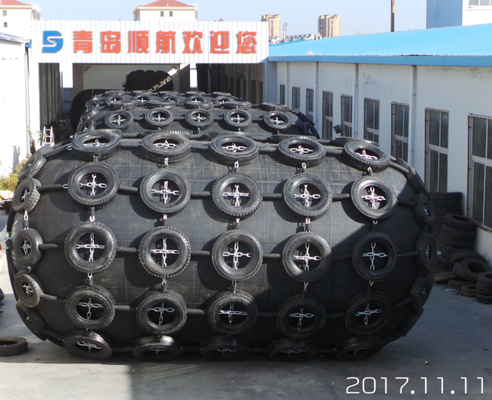 空気のゴム製 フェンダーの海洋のタイヤ チェーンの純膨脹可能なボートをつなぐこと