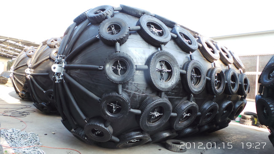 補強は空気のゴム製 フェンダーの黒の船クウェイISO17357を層にする