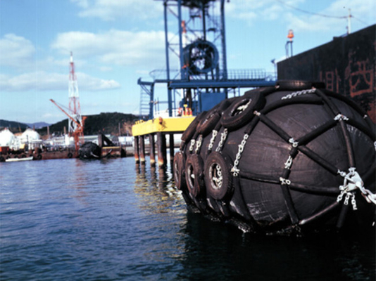 タイヤの0.05mpa船のフェンダーのタイプをつなぐ純横浜空気のゴム製 フェンダー