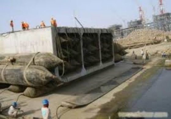 容器の海難救助の基づかせていることは海洋にゴム製のボートの水中持ち上げをエアー バッグ